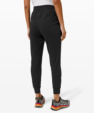 LA Warm Down High-Rise Jogger 5