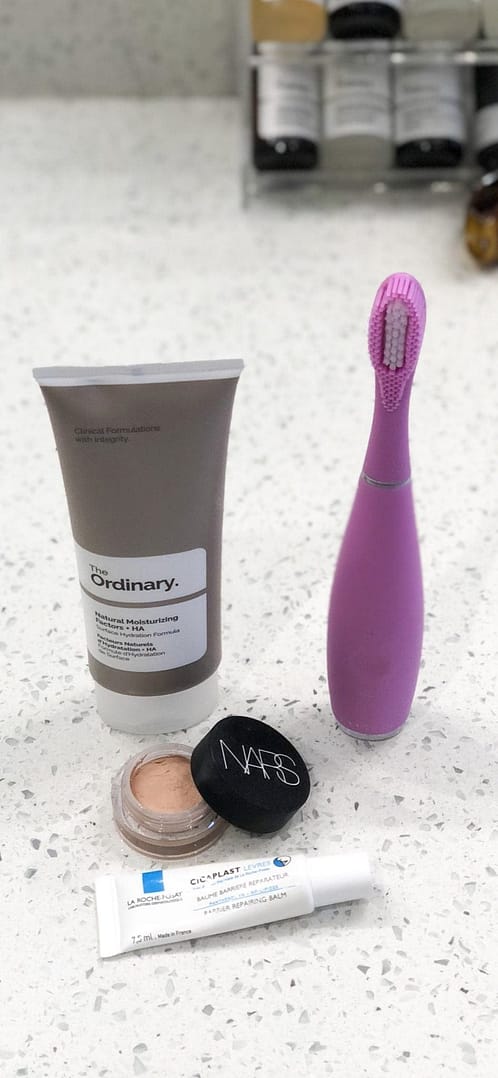 Foreo Issa 2, The Ordinary Natural Moisturizing Factors +HA, Nars Soft Matte Complete, La Roche-Posay Ciciplast Baume Barrier Repairing Balm