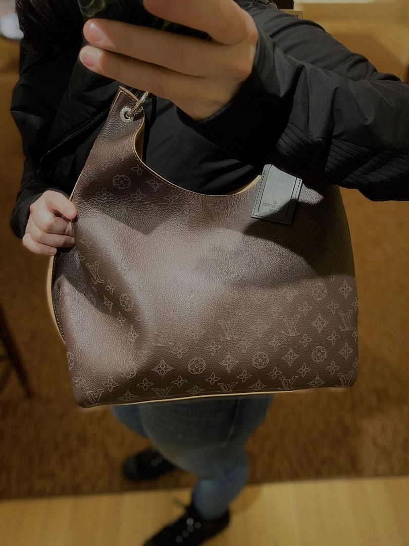 Louis Vuitton_Carmel_Chocolate Brown Cashmere Beige