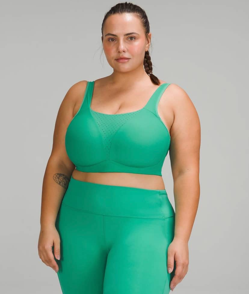 green sports bra and leggings to pair with lululemon winter jacket