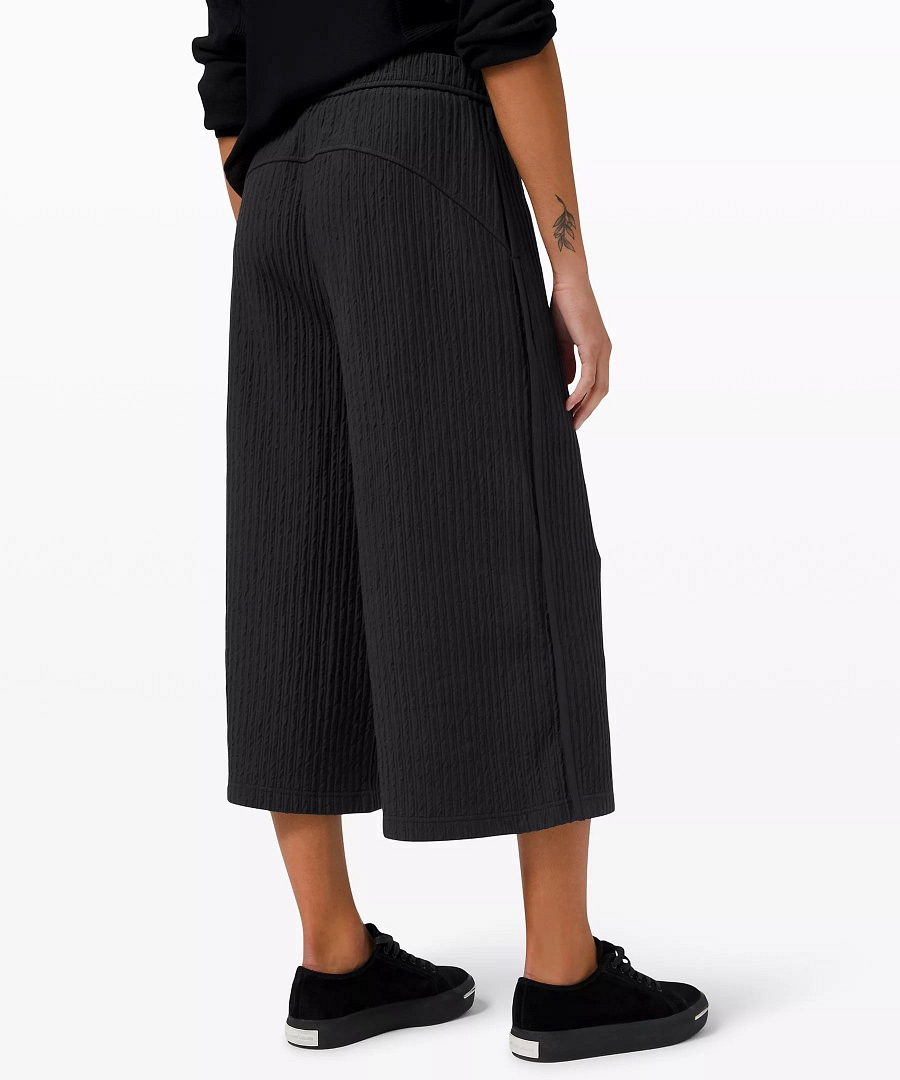 Textured Wide-Leg High Rise Crop 3