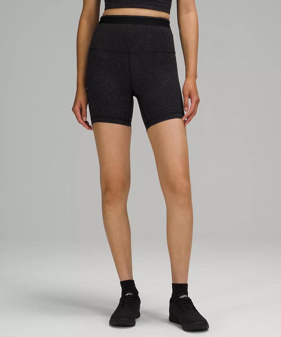 Wunder Train Pocketed High Rise Short 6 crunch black