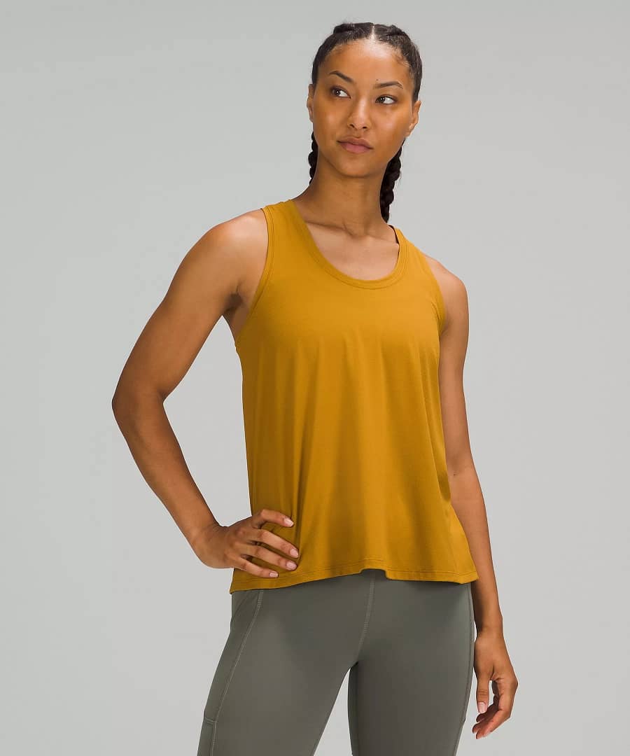 Essential Tank Top Train gold spice