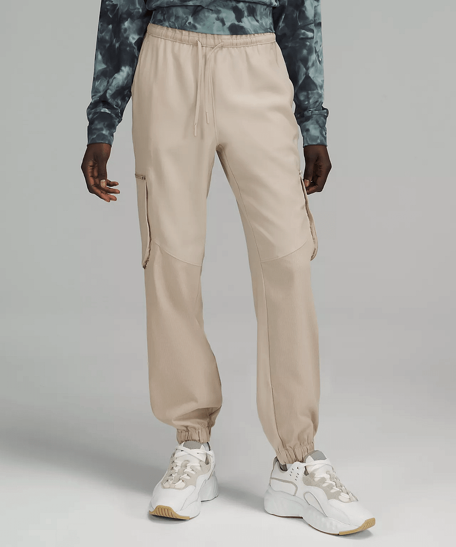 Relaxed Mid-Rise Cargo Pant