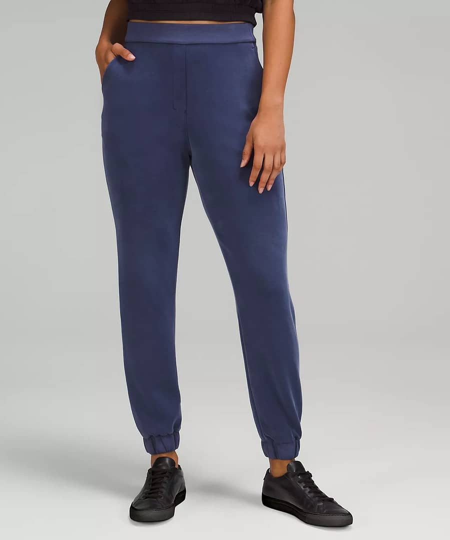 Softstreme Relaxed High-Rise Pant