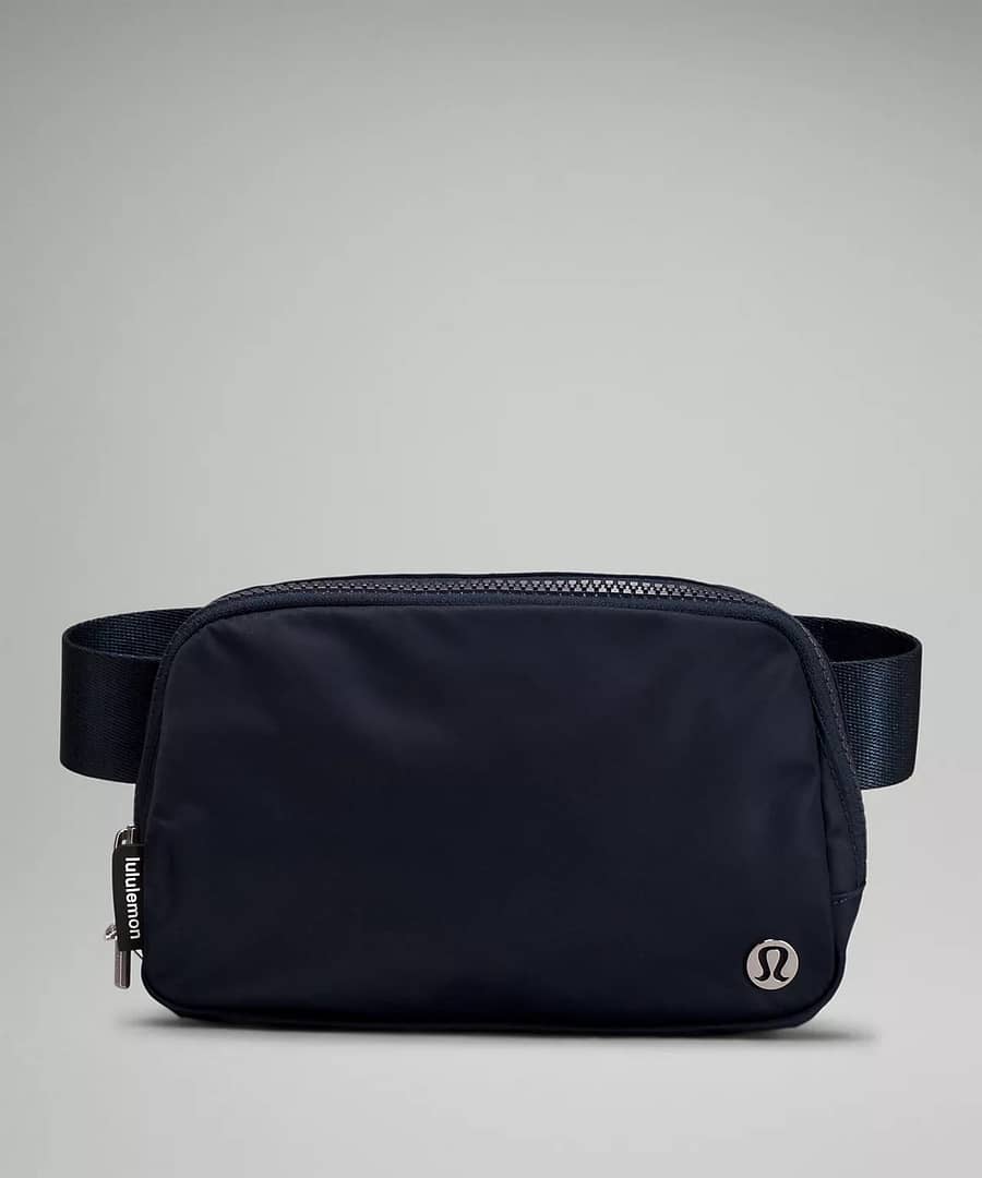 Everywhere Belt Bag - true navy pack front details