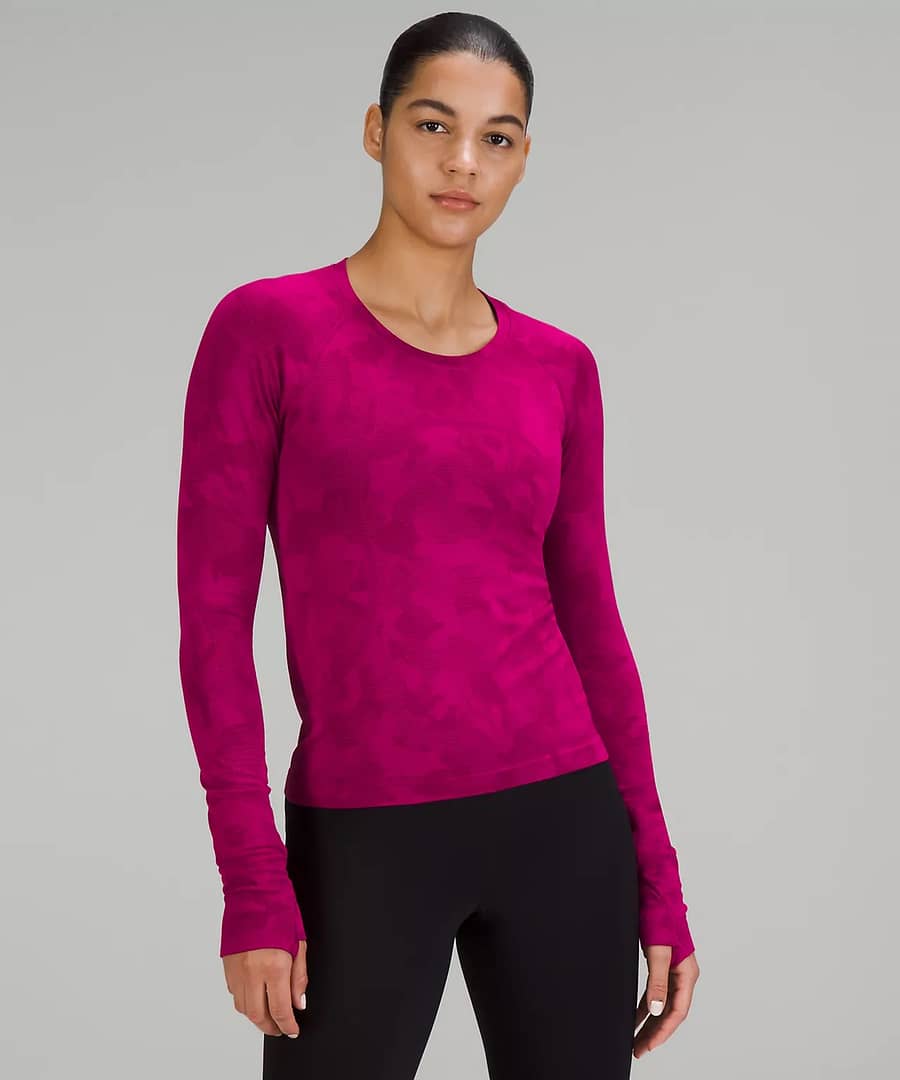 lululemon lunar new year 2023 - New Year Swiftly Tech Long Sleeve Shirt 2.0 Race Length - rabbit all over print ripened raspberry