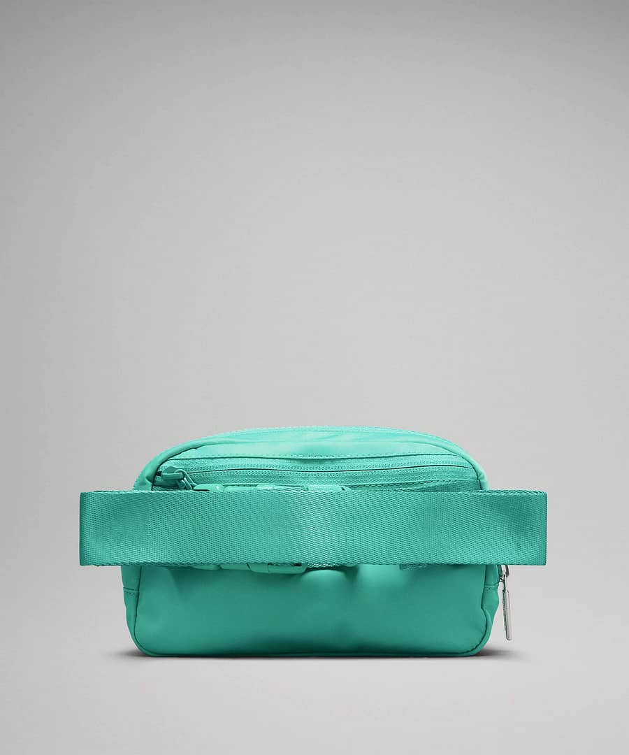 lululemon Everywhere Belt Bag - paradise green