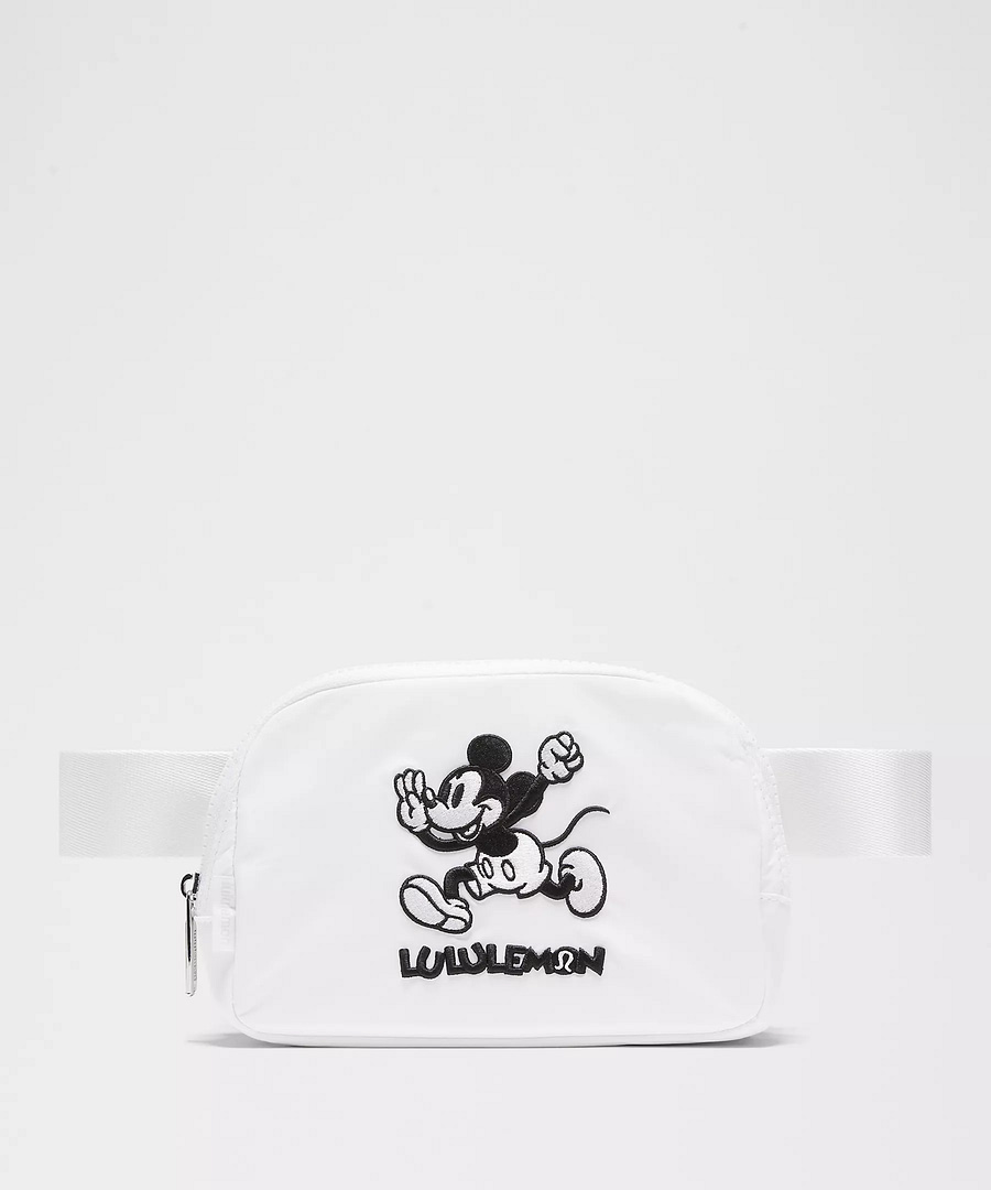 Disney x lululemon Everywhere Belt Bag Long Strap 1L Mickey in Motion