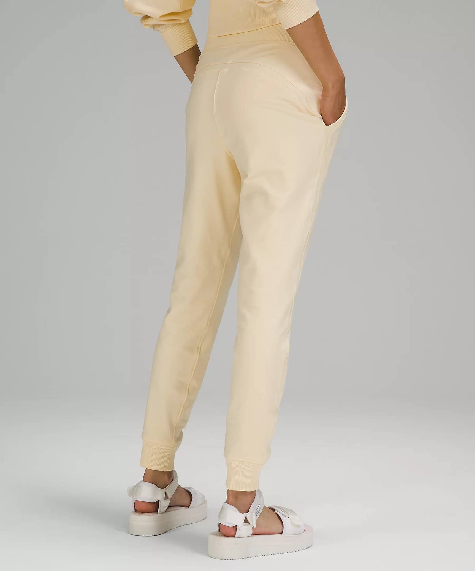 LA Warm Down High-Rise Jogger lemon chiffon 3