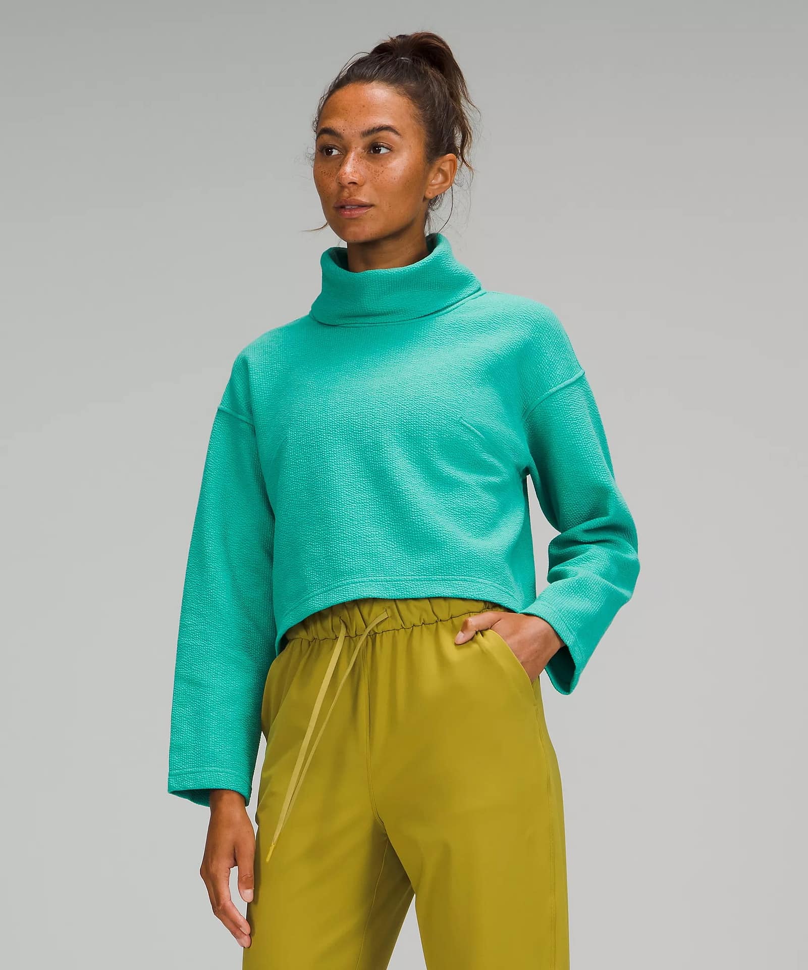 Ribbed Funnel Neck Pullover