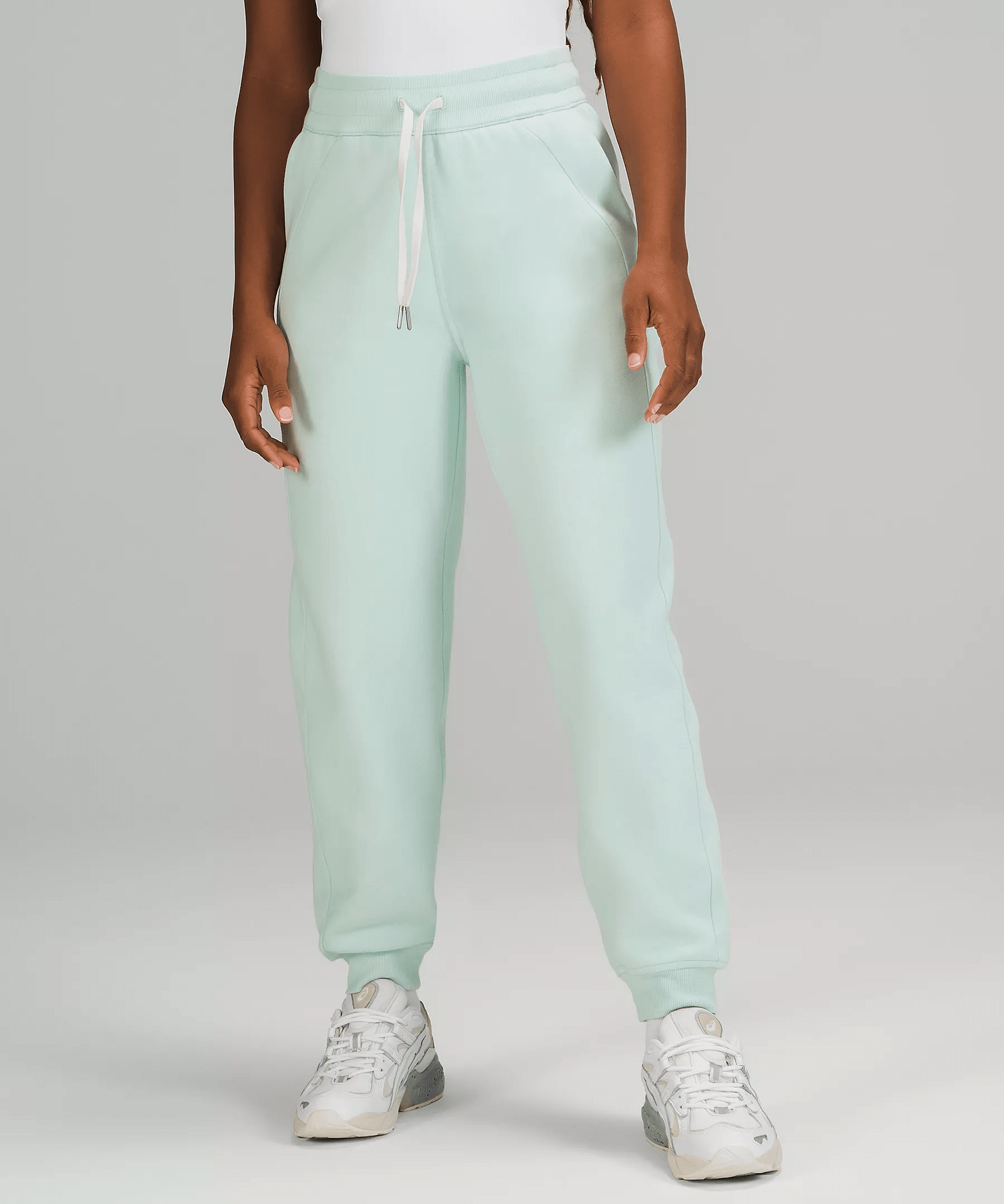 Scuba Relaxed High-Rise Jogger delicate mint