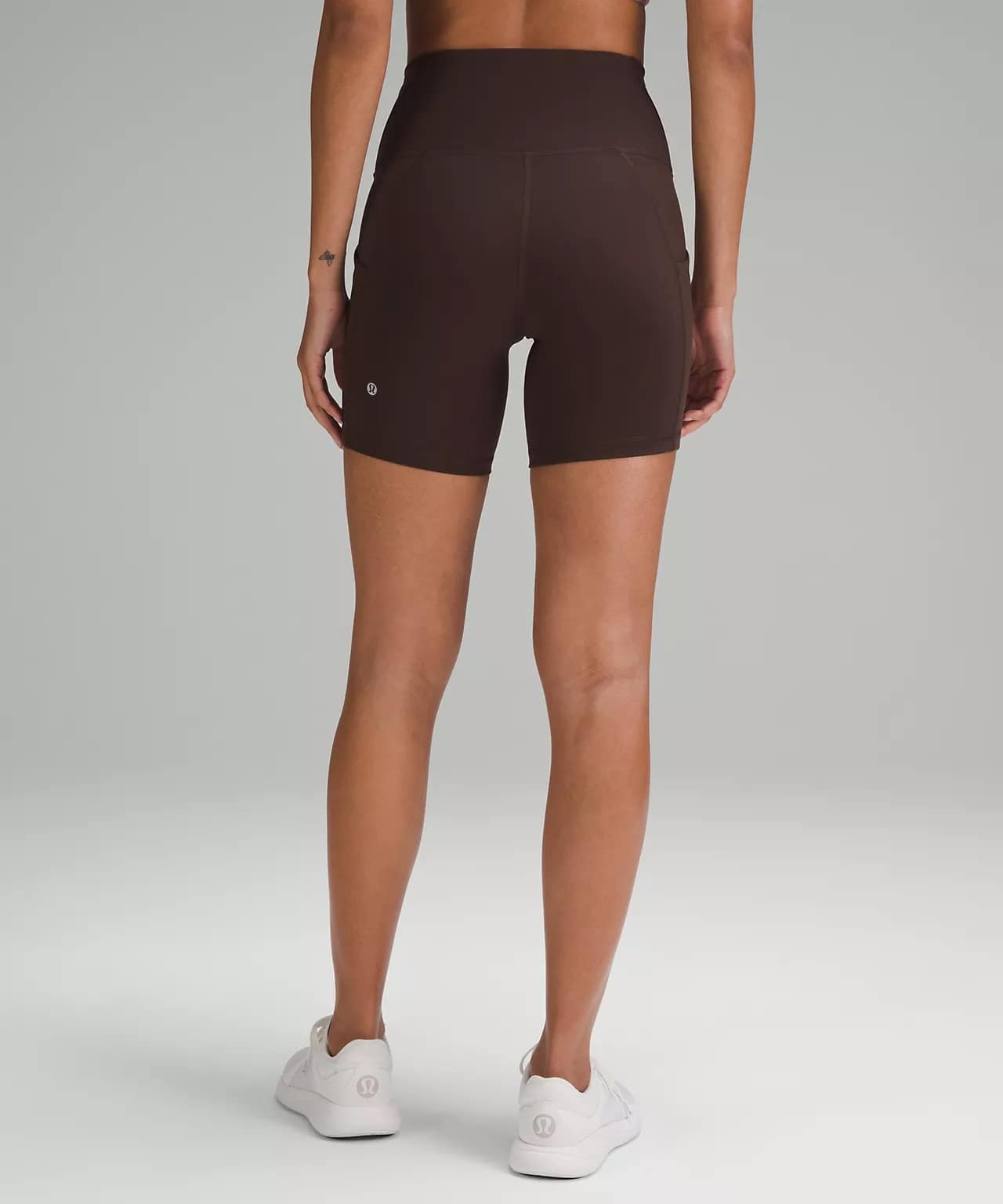 back details of Wunder Train High-Rise lululemon shorts with Pockets 6" espresso