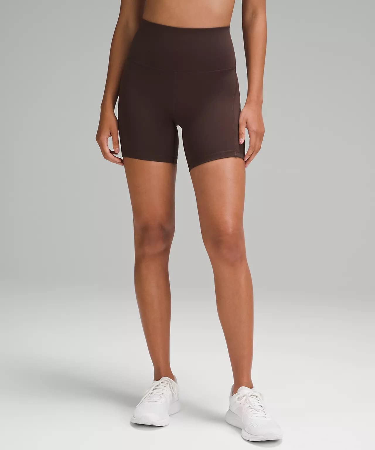Wunder Train High-Rise lululemon shorts with Pockets 6" espresso